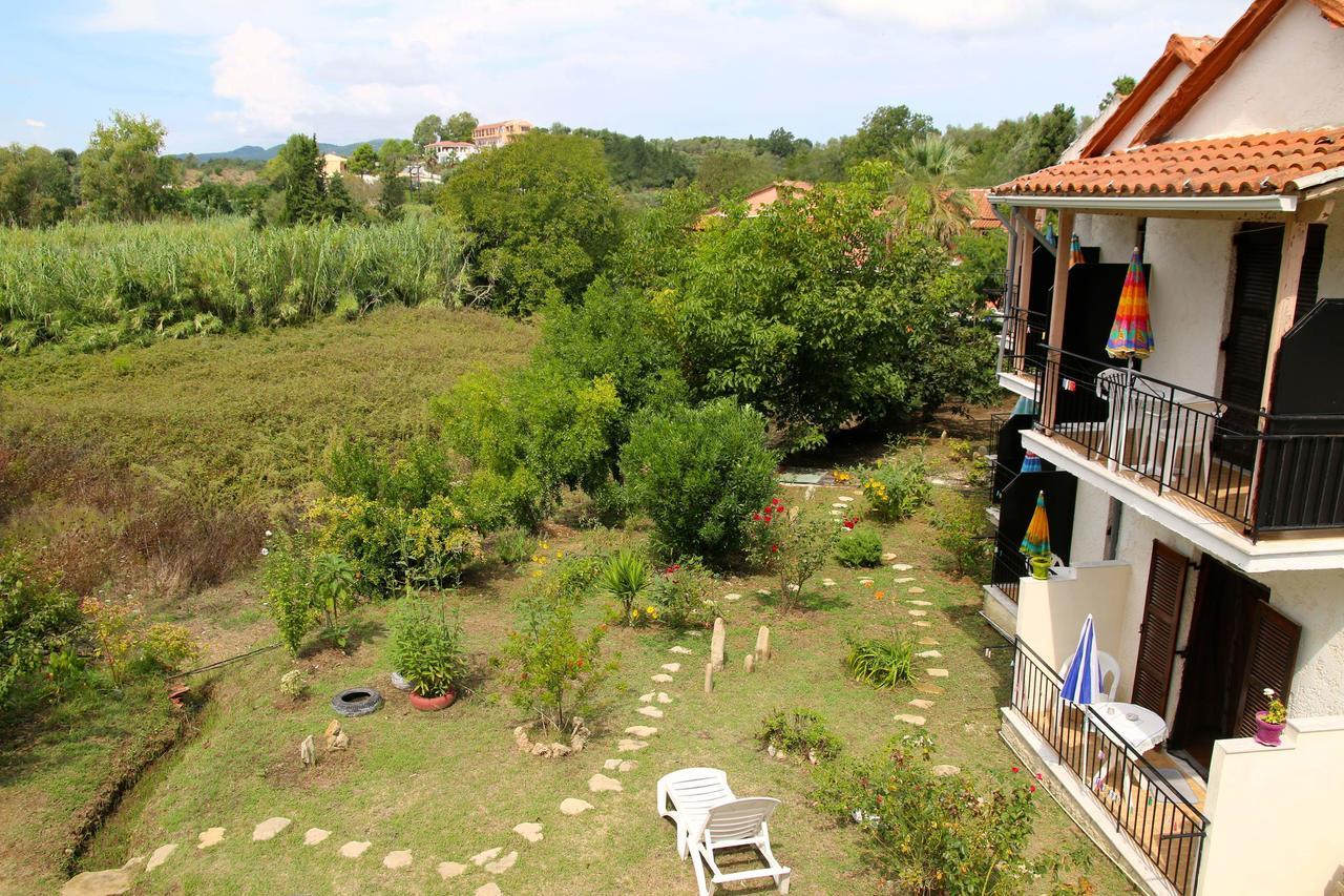 Romeo & Juliet Aparthotel Perivolion Exterior photo
