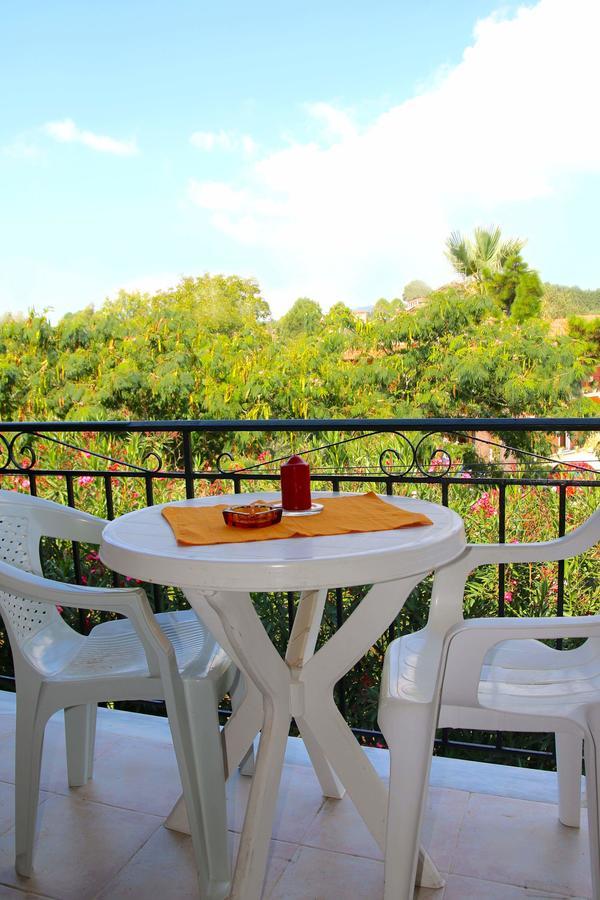 Romeo & Juliet Aparthotel Perivolion Exterior photo